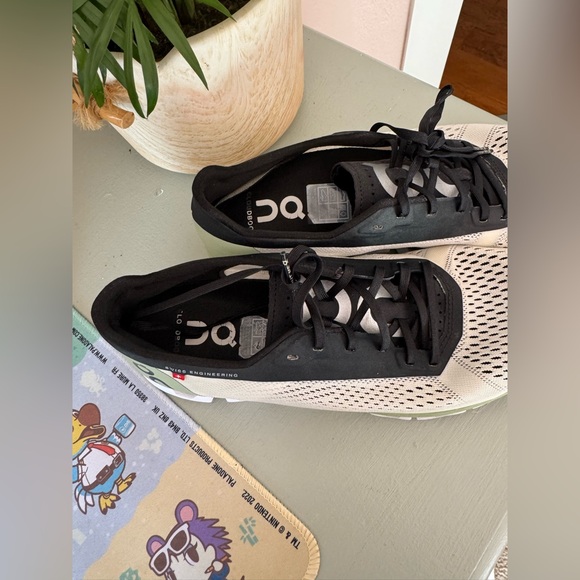 On Cloud Running Men’s Cloudboom Size 7 - Picture 4 of 7